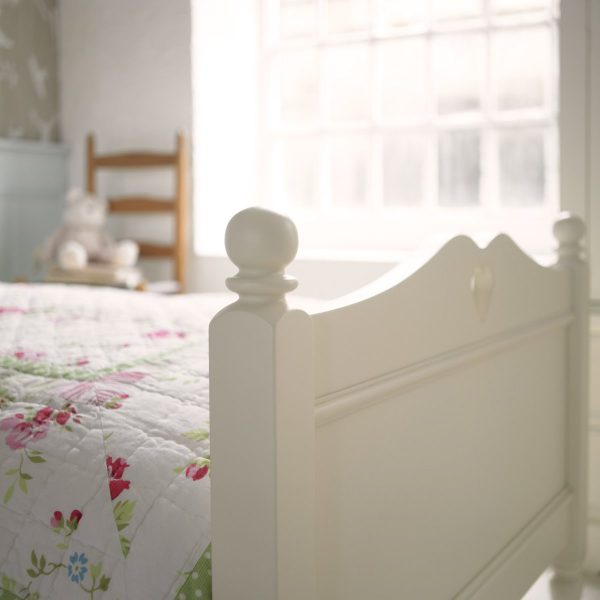 Fargo Single bed with Carved Heart-473